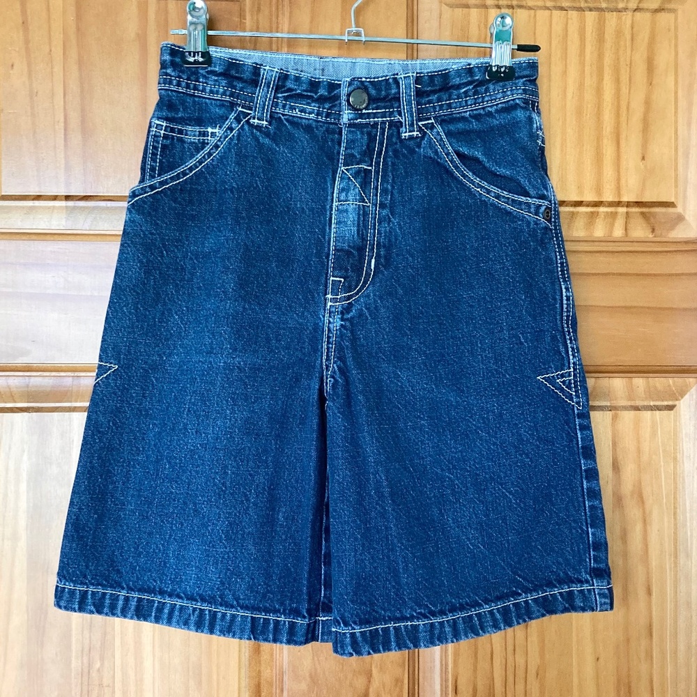 Boy’s size 7 Claiborne denim shorts with adjustable waist, boy’s jean shorts